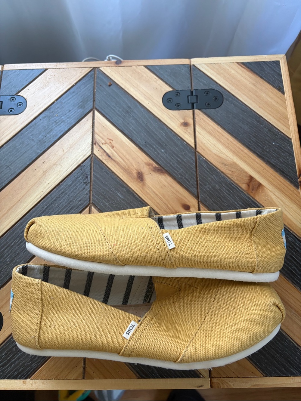 Tom’s slip on shoes